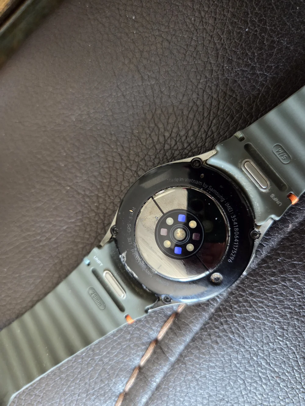 Samsung Galaxy Watch 7 40mm Smartwatch - Olive Green with Charger